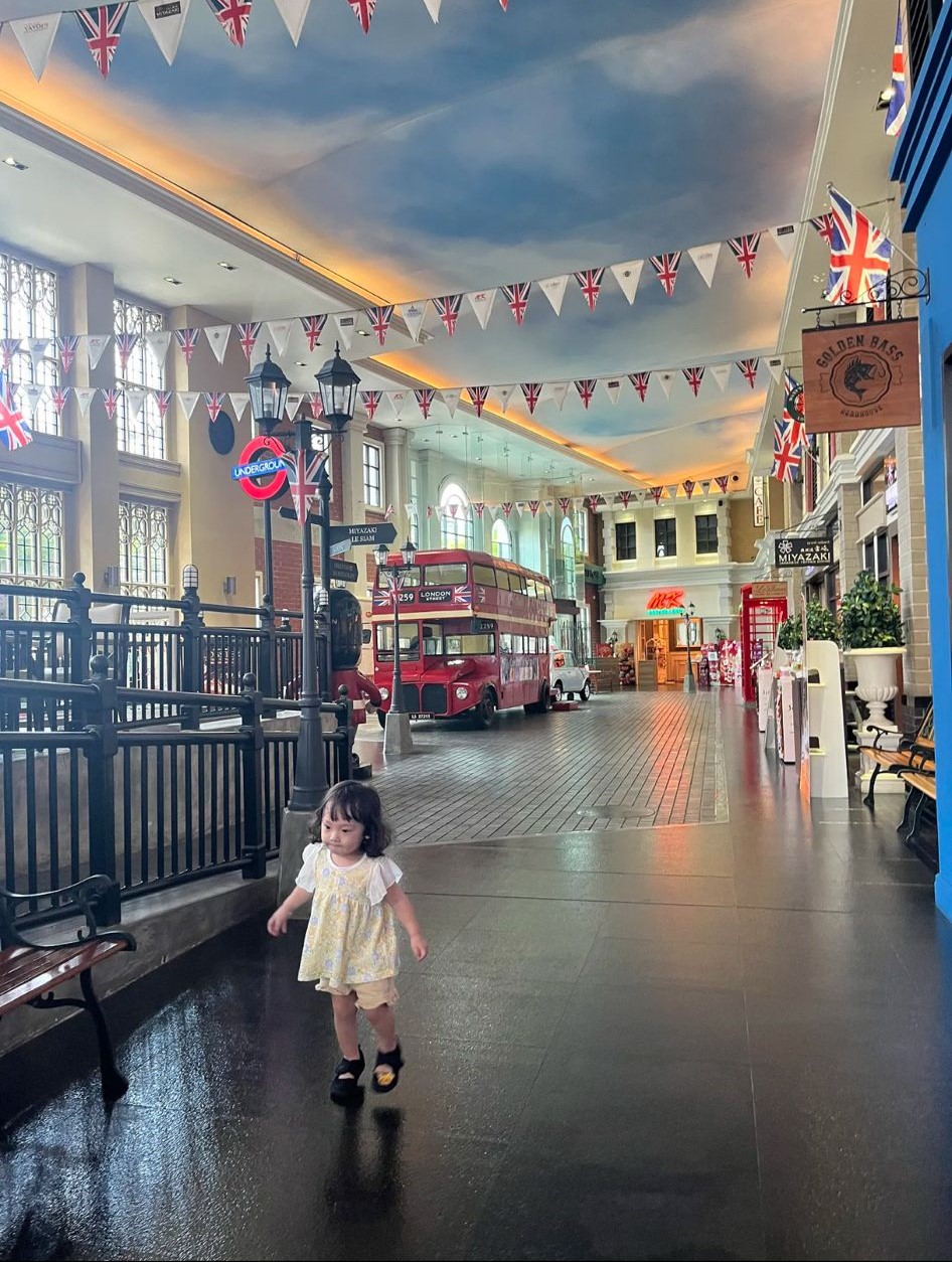 London Street Bangkok